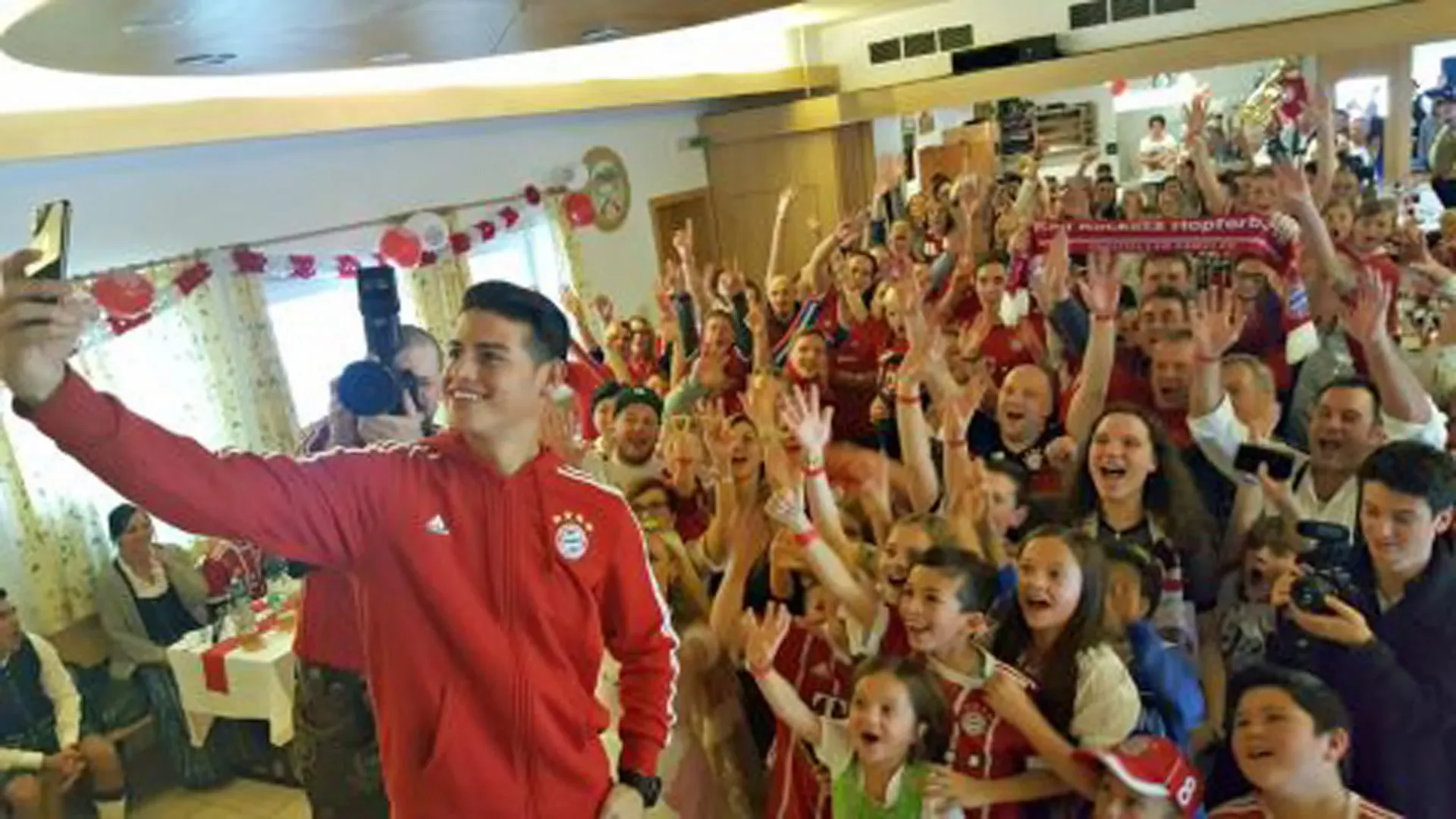 James Rodríguez nimmt an einer bayerischen Fanclub-Veranstaltung teil