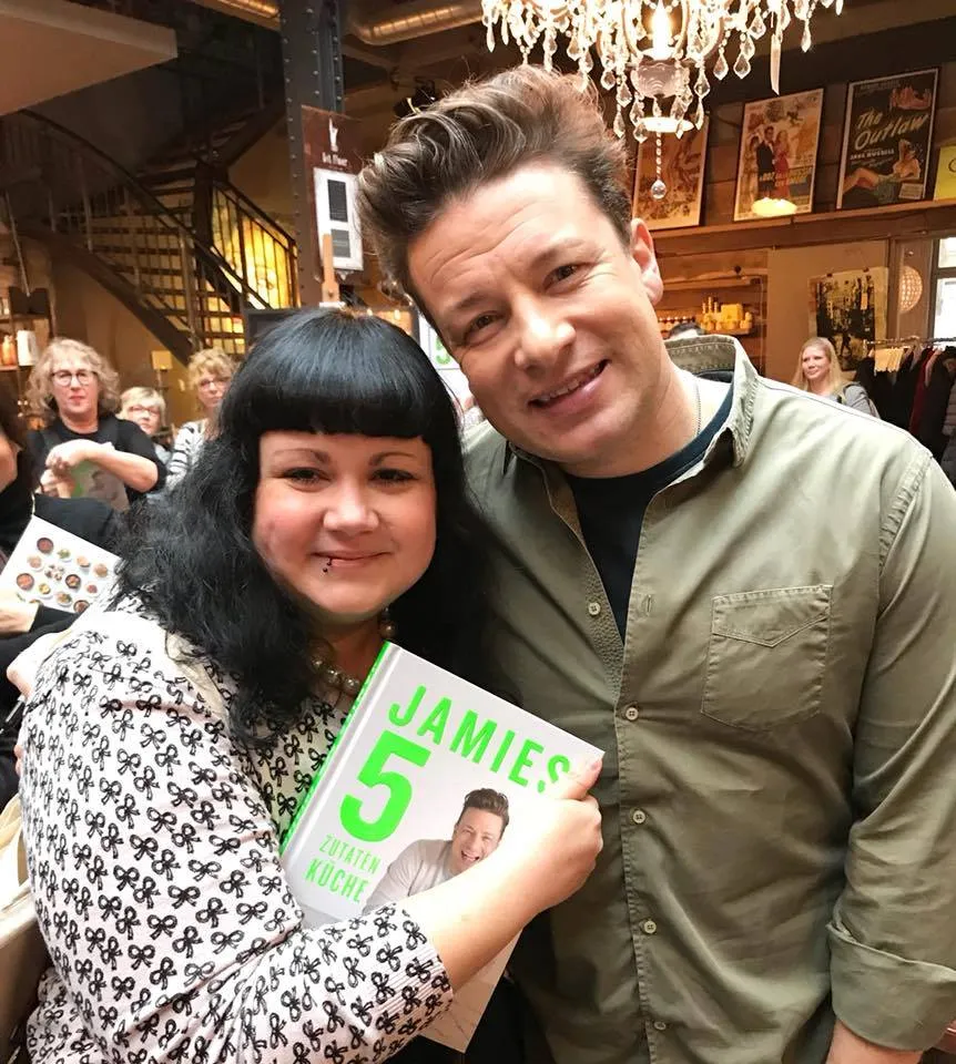 Jana Noerenberg trifft Jamie Oliver bei der Buchvorstellung