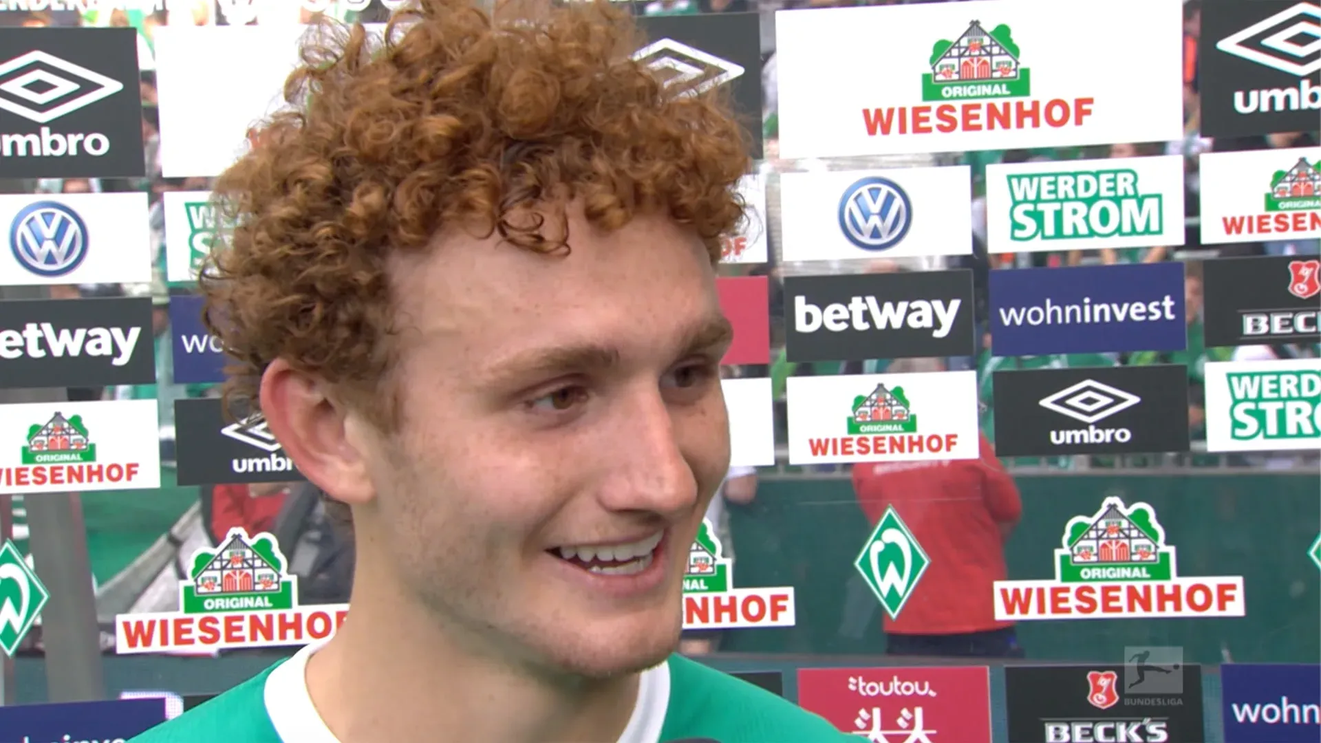 Josh Sargent jubelt nach seinem Tor für Werder Bremen gegen Augsburg