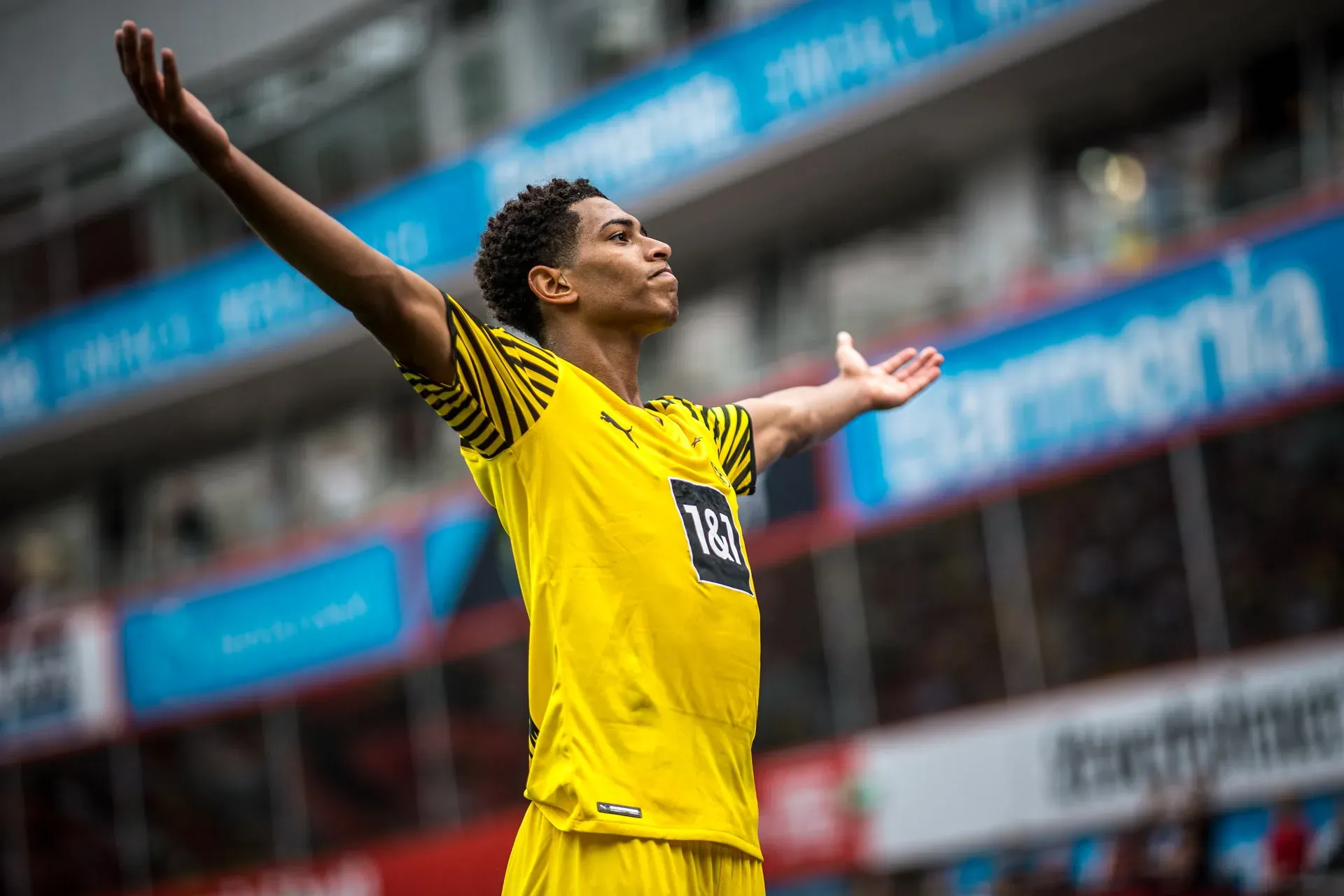 Jude Bellingham im Trikot von Borussia Dortmund im Einsatz