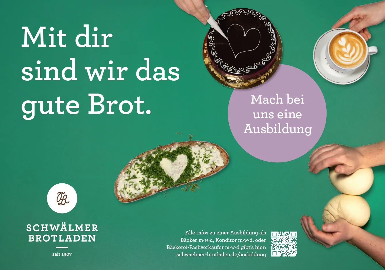 Junge Bäcker und Brotsommelier Viehmeier beim gemeinsamen Backen in der Schaubäckerei