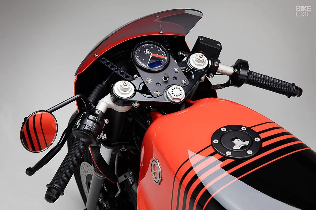 Kaffeemaschine Moto Guzzi KM22 in Aktion auf der Straße