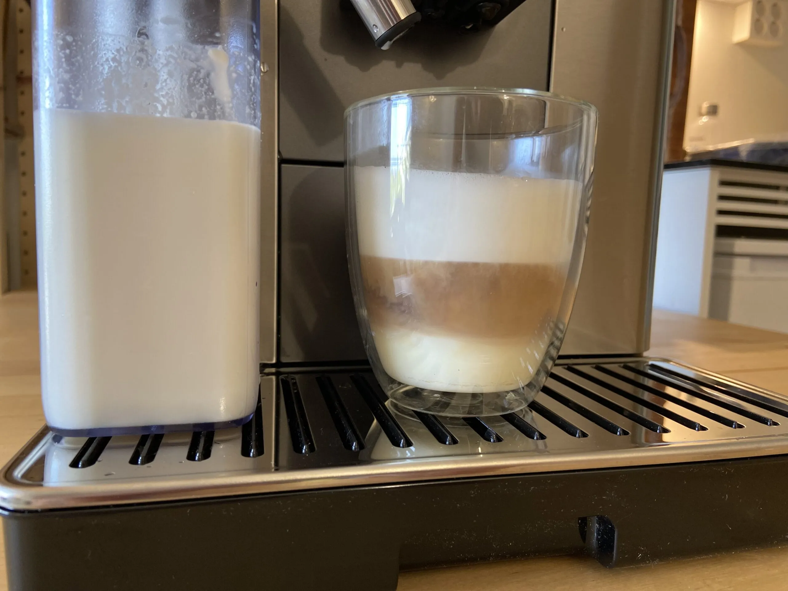 Kaffeezubereitung mit der DeLonghi Primadonna Aromatic