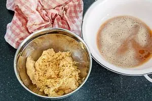 Kartoffel-Raspeln auswringen