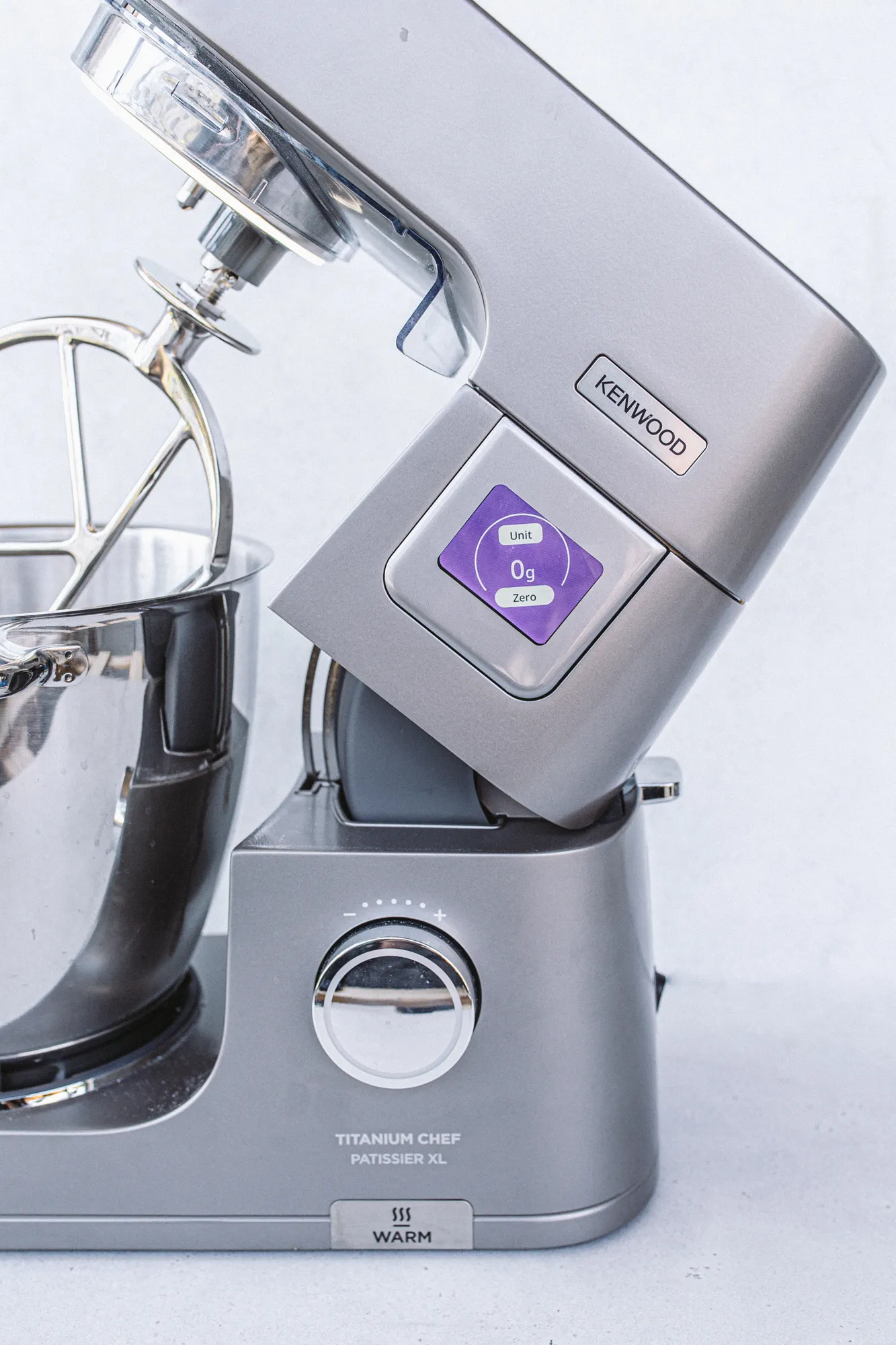 Kenwood Titanium Chef Patissier XL Küchenmaschine von der Seite