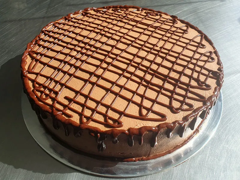 Klassische Schoko-Sahne-Torte