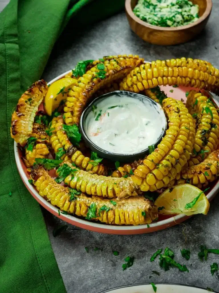 Knusprige Maiskolben (Corn Ribs) als Partysnacks