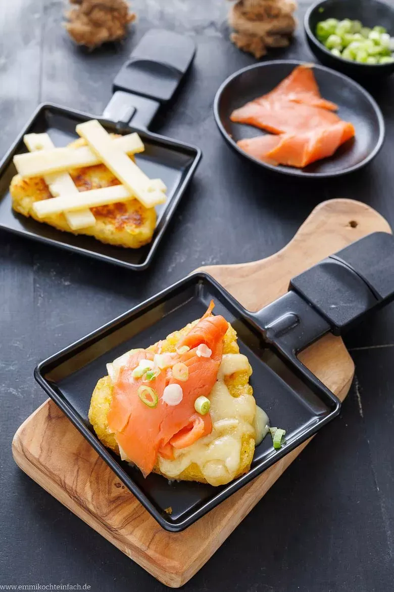 Knusprige Rösti-Pfännchen kombiniert mit zartem Räucherlachs