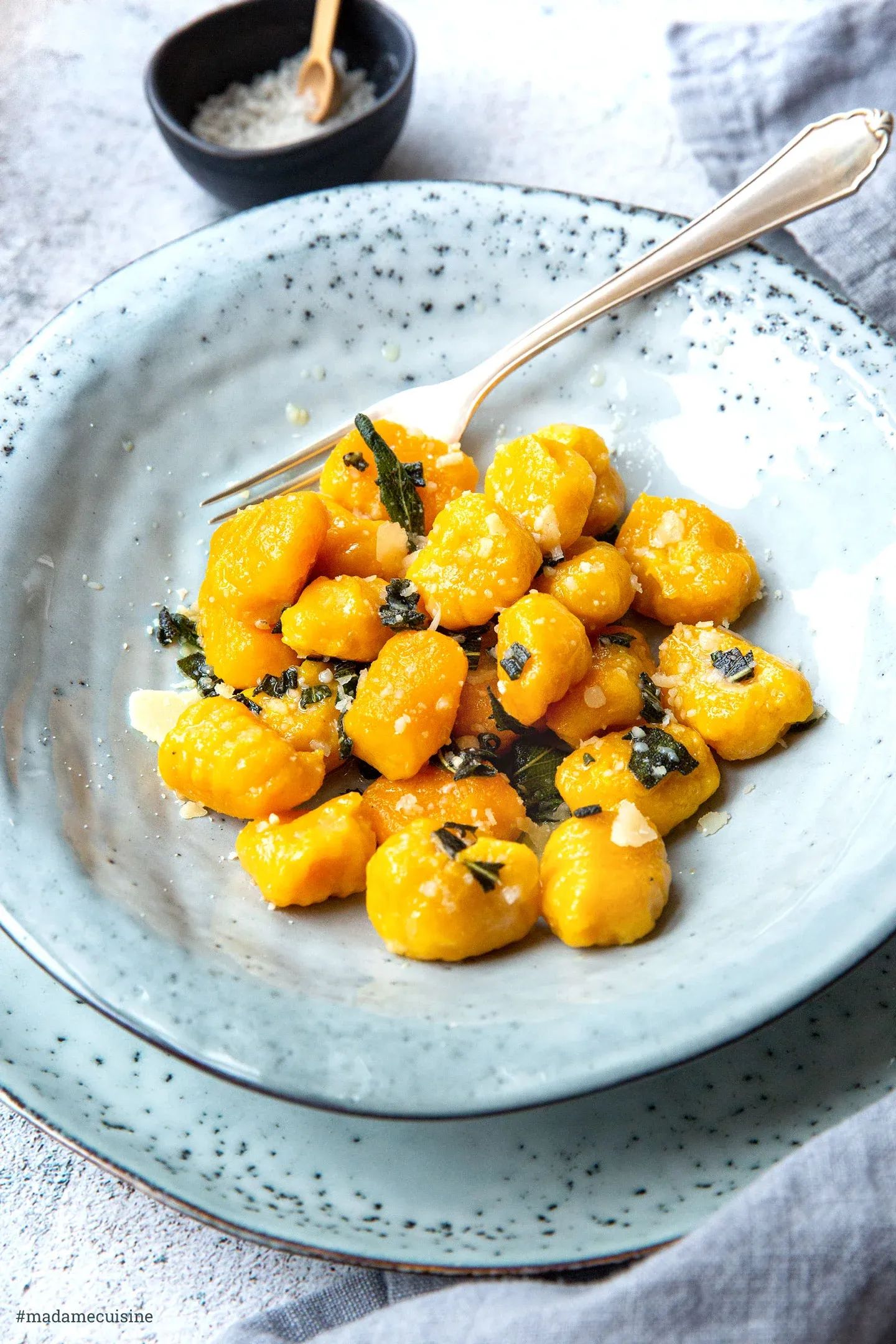 Kürbis-Gnocchi mit Salbeibutter