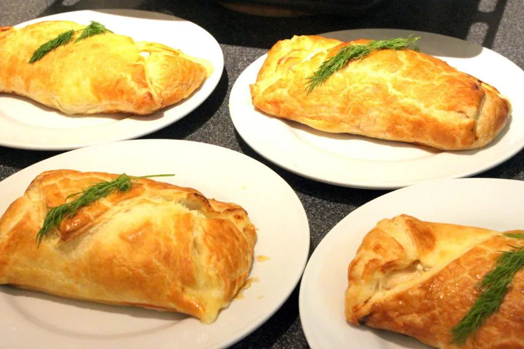 Lachs mit Frischkäse im Blätterteig