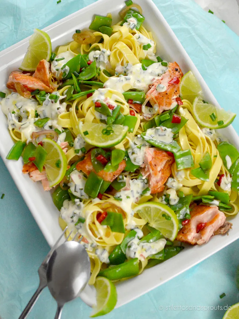 Lachsnudeln gesund mit Limettensauce