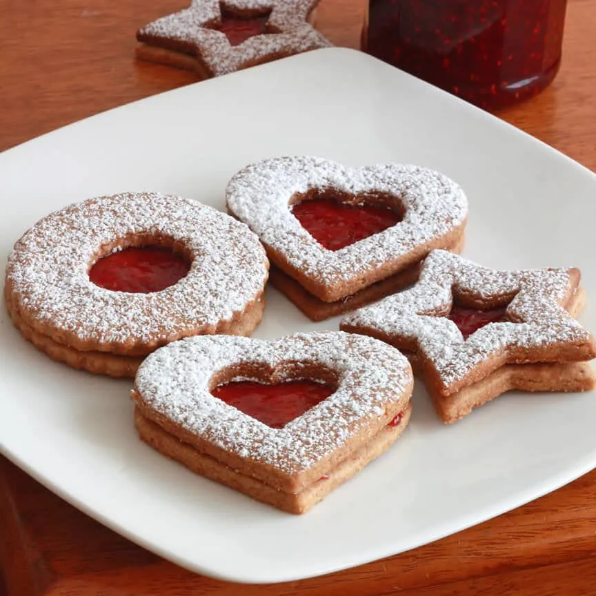 Linzer Kekse österreichische Plätzchen Mandeln Himbeermarmelade