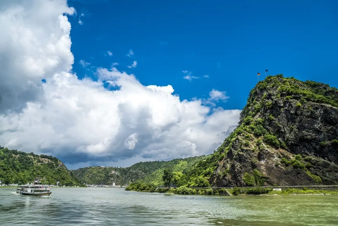Loreley Felsen im Rheintal