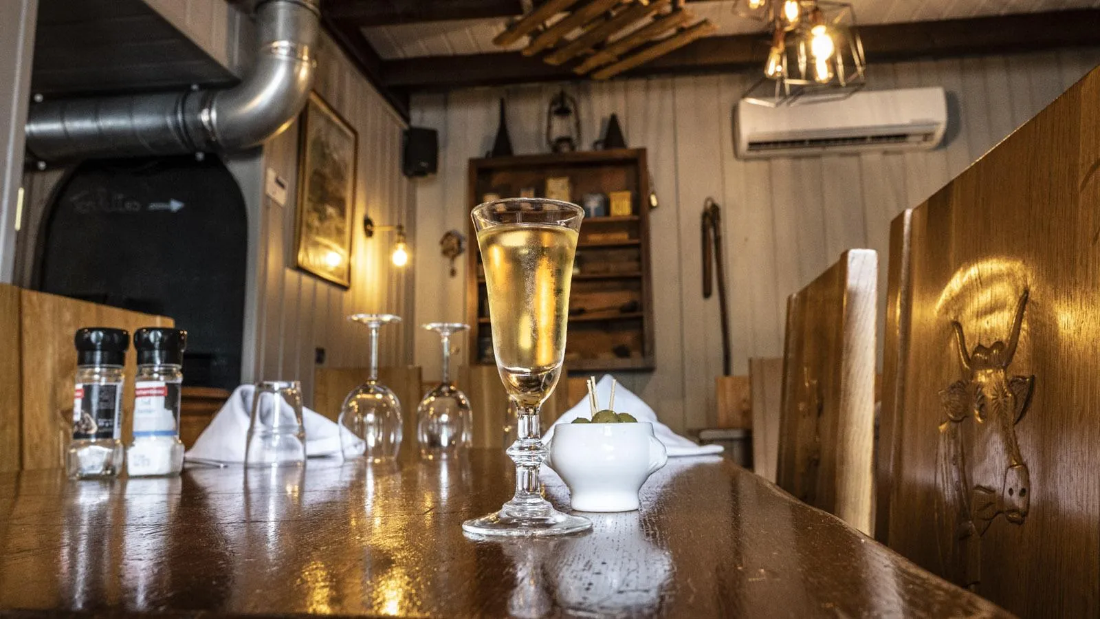 Macvin, der Aperitif der Jura-Region, in Besançon