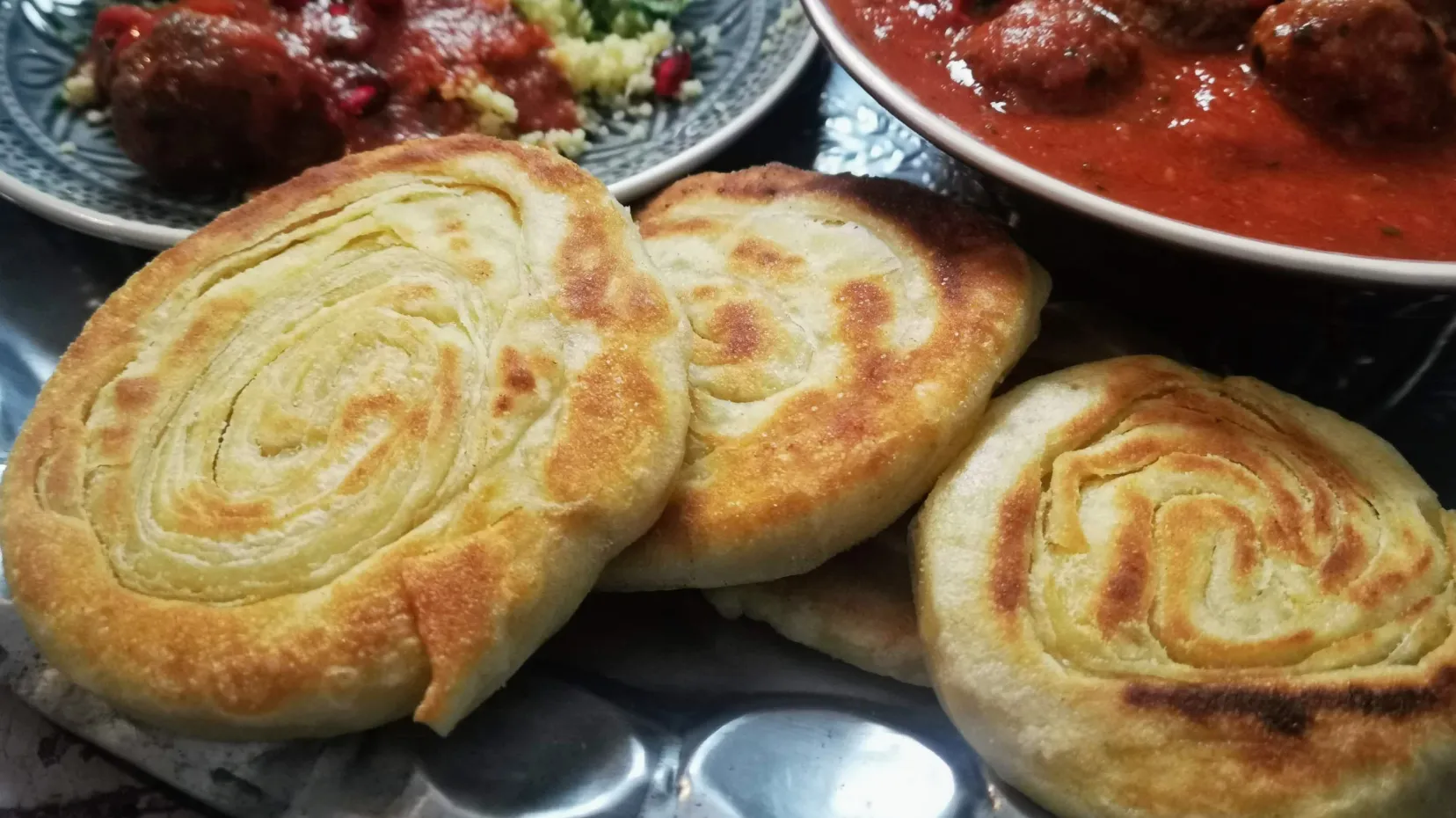 Marokkanisches Meloui, ein blättriges Pfannenbrot, das leicht zuzubereiten ist
