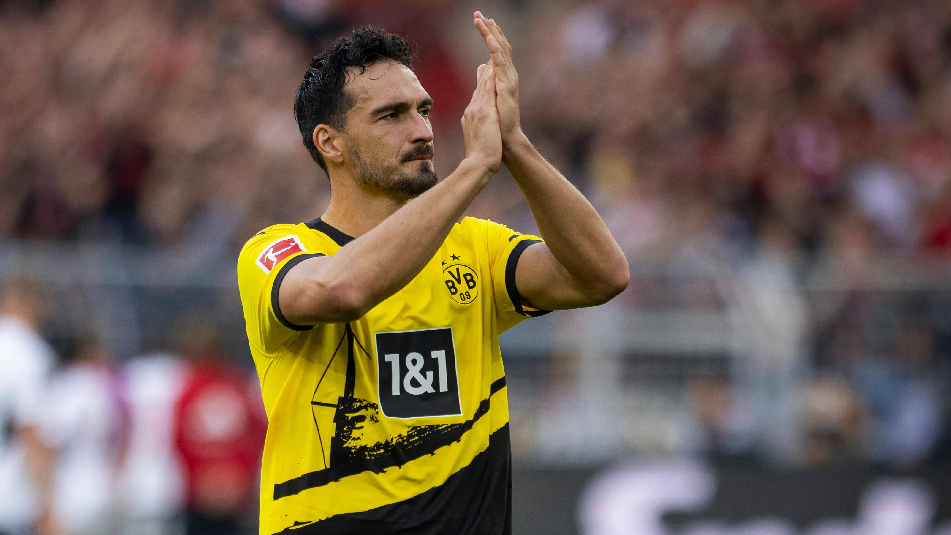 Mats Hummels bejubelt einen Torerfolg für seinen Verein.