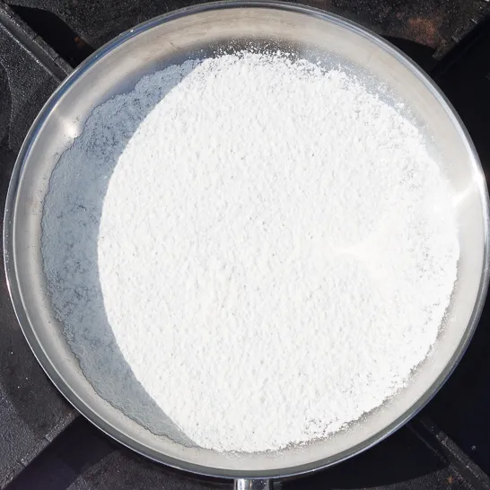 Mehltest auf Edelstahlpfanne mit Kupferboden (Anfang)