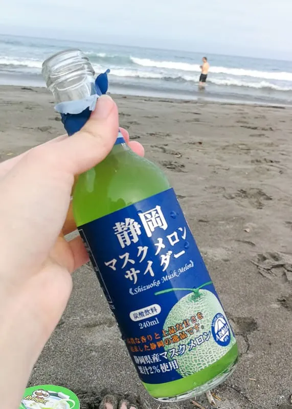 Melonen-Cider am Strand von Kawazu