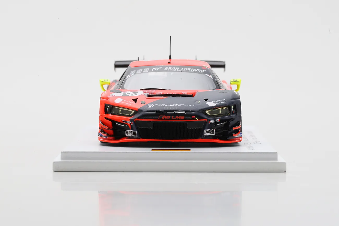 Modellauto Audi R8 LMS GT3 Evo II #23 in einer anderen Perspektive