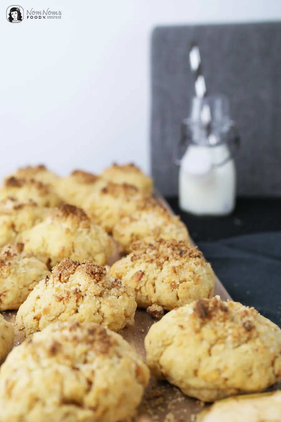 Nahaufnahme der gebackenen Apfel-Streusel-Kekse