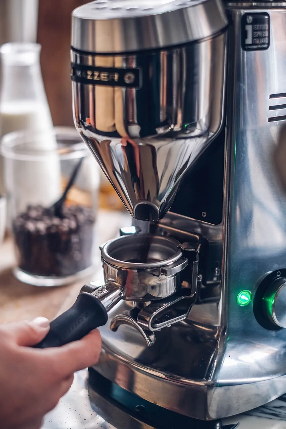 Nahaufnahme der La Marzocco Linea Mini Siebträgermaschine