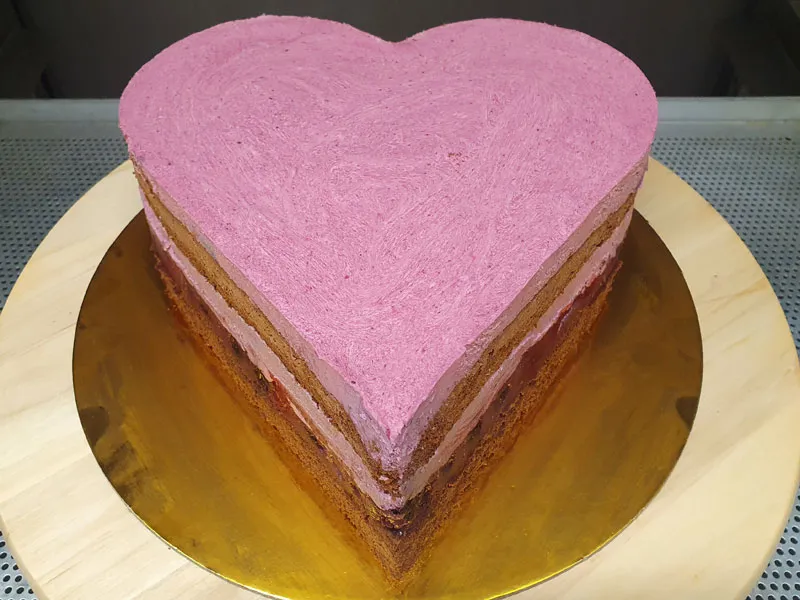 Nahaufnahme einer Pralinencreme-Torte