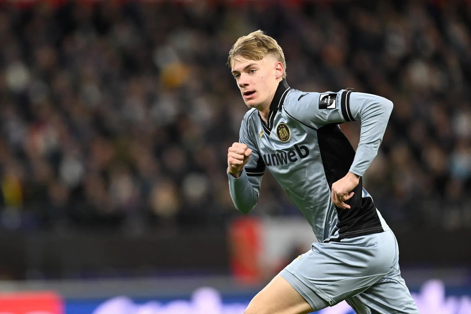 Nathan de Cat, der 17-jährige Belgier von Anderlecht, gilt als Zukunftsspieler.