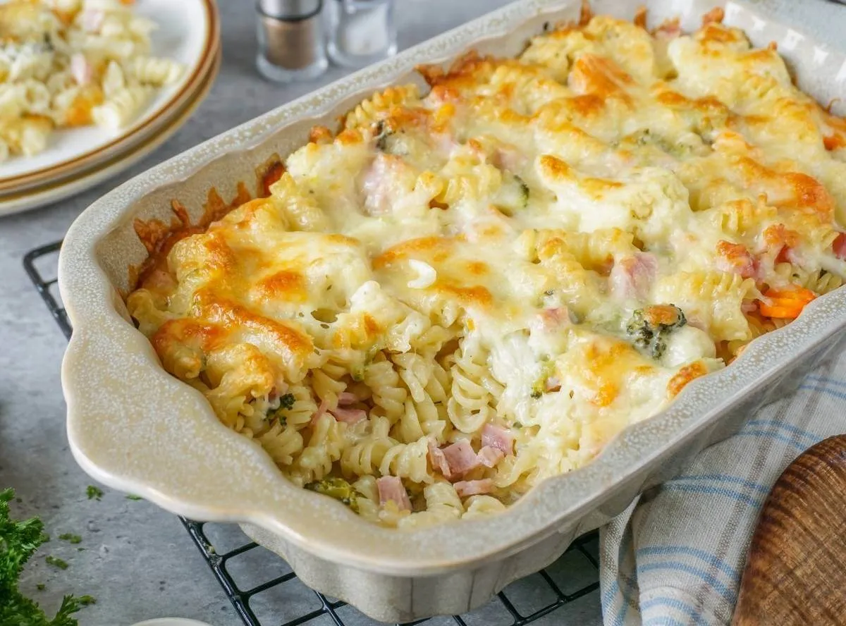 Nudelauflauf mit Gemüse, ein beliebtes Familienessen