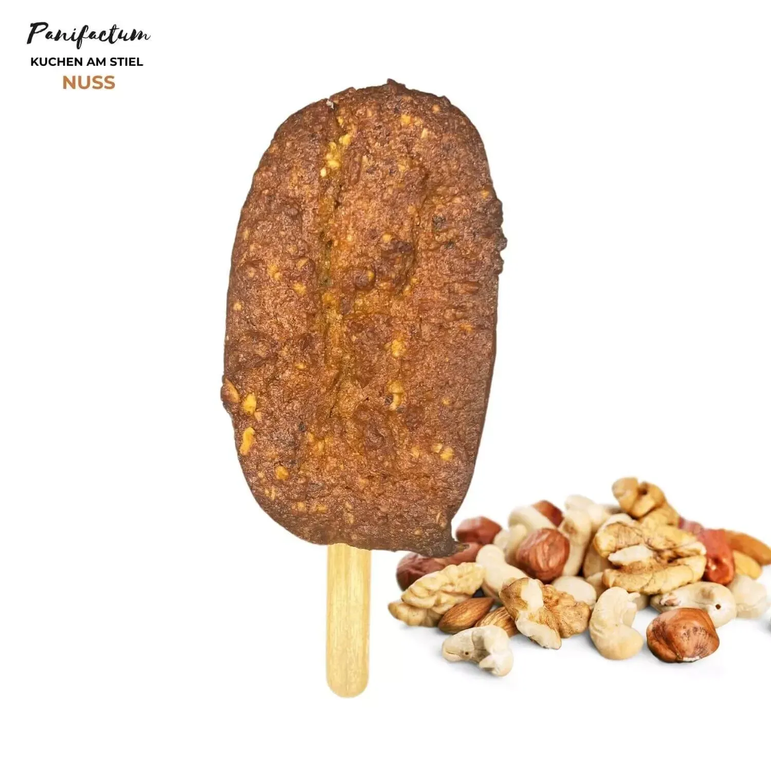 Nuss Kuchen am Stiel auf hellem Holzbrett