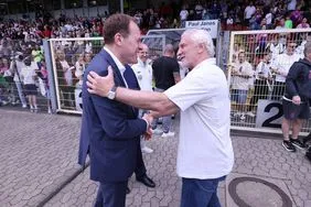 OB Dr. Stephan Keller (l.) und Rudi Völler, Sportdirektor des Deutschen Fußball-Bundes (DFB).