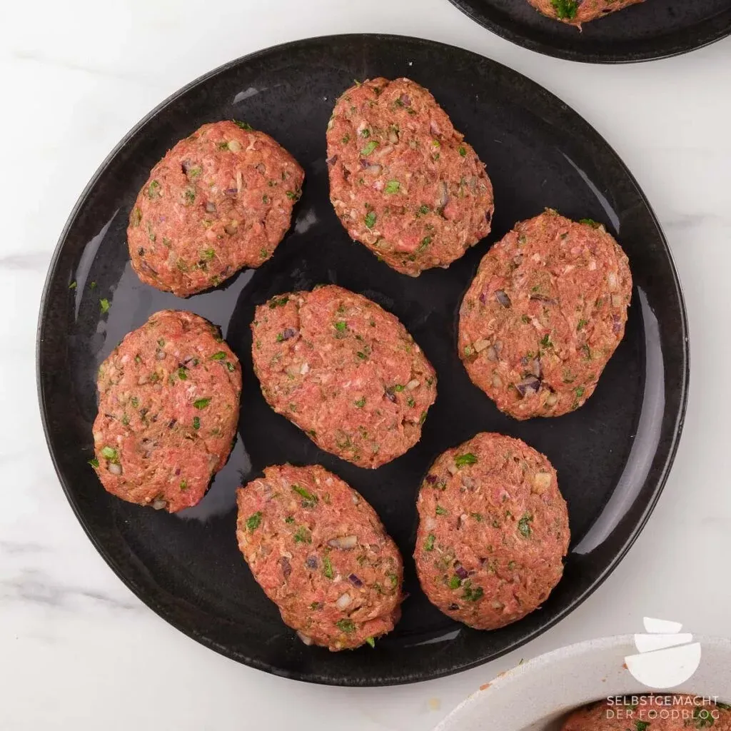 Original türkische Köfte Zubereitung - formen