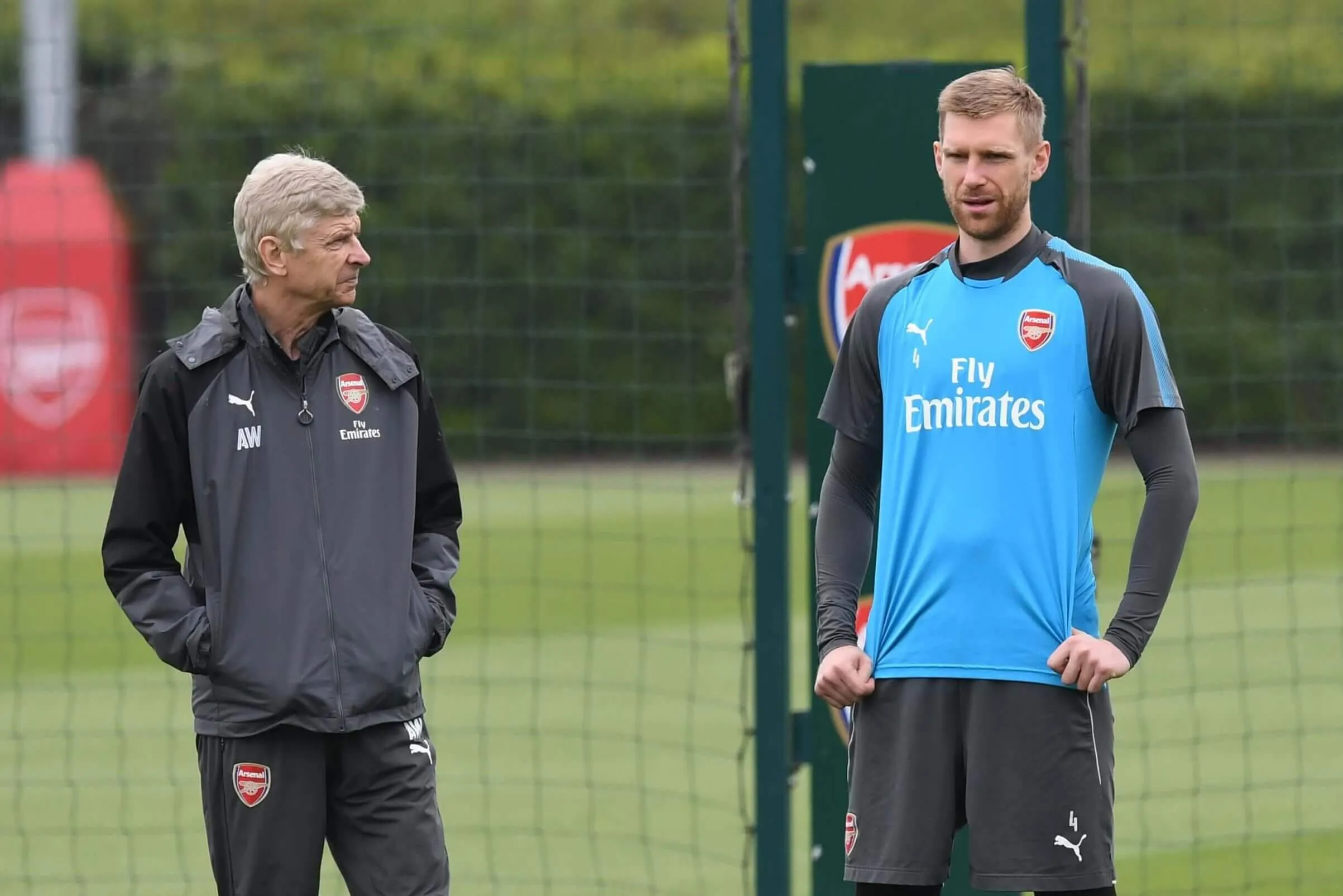 Per Mertesacker und Arsène Wenger im Jahr 2018