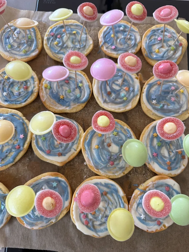 Planeten-Amerikaner fuer Weltraum-Party