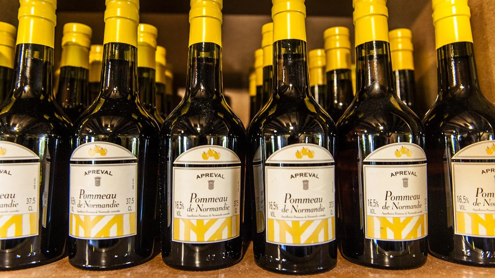 Pommeau, eine Mischung aus frisch gepresstem Apfelsaft und jungem Calvados