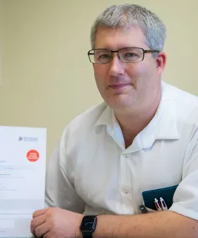 Porträt von Dr. Patrick Dinkhauser, Internist