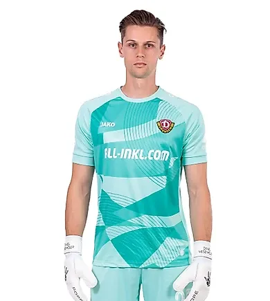 Porträt von Torhüter Daniel Mesenhöler von Dynamo Dresden.