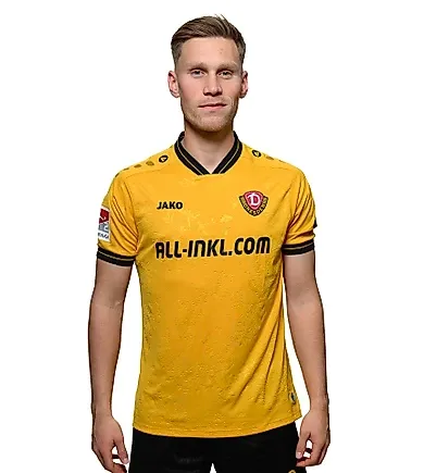 Porträt von Verteidiger Jonas Sterner von Dynamo Dresden.