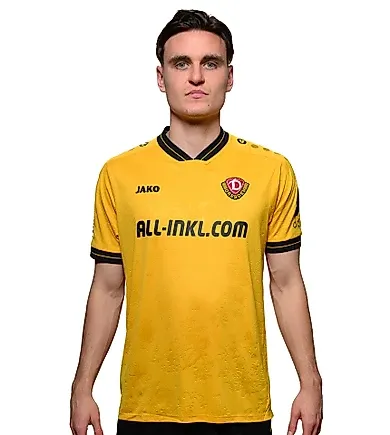 Porträt von Verteidiger Thomas Leon Keller von Dynamo Dresden.