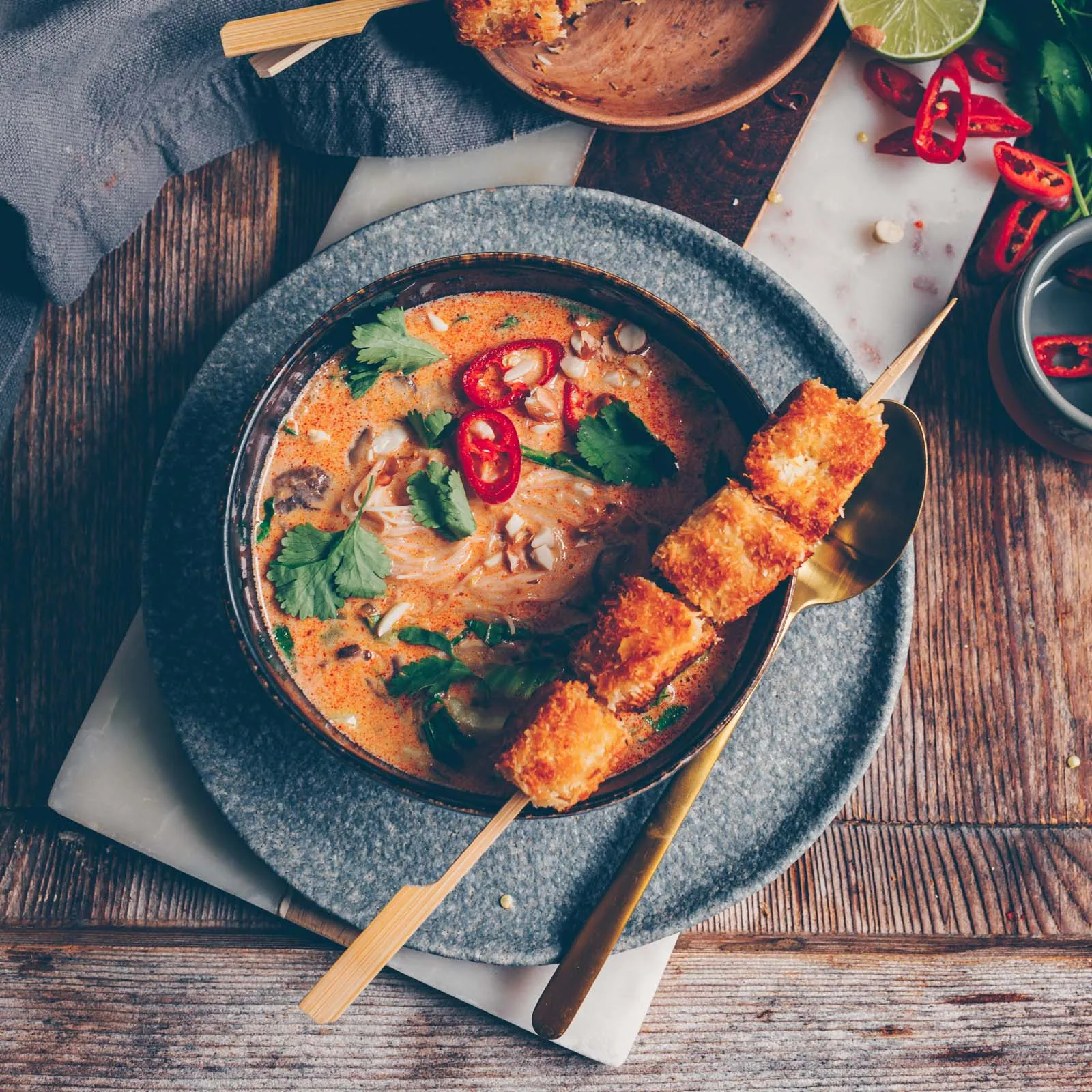 Rote Curry Suppe mit Kokos-Tofu