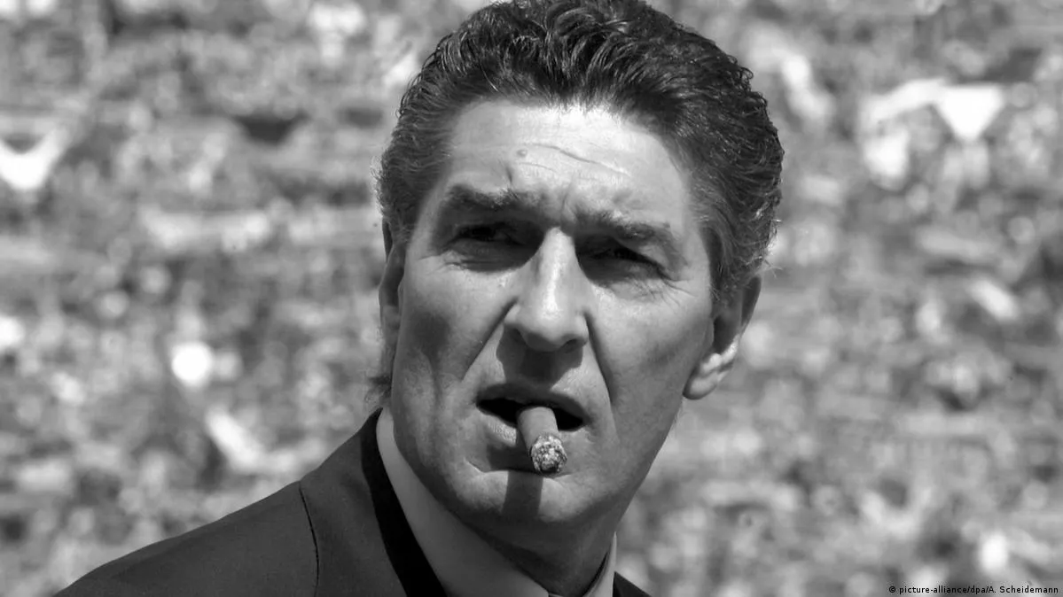 Rudi Assauer mit seiner berühmten Zigarre