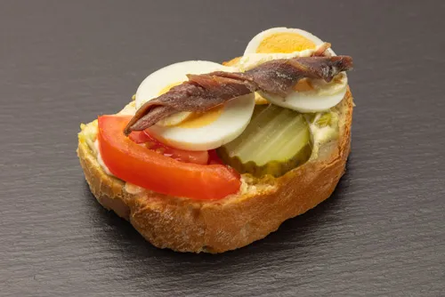 Sardellen Sandwich, würzig und aromatisch