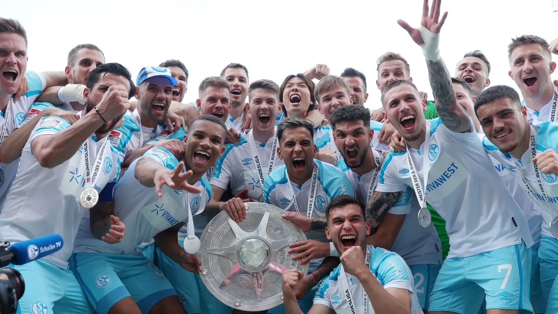 Schalke feiert den Aufstieg in die Bundesliga am letzten Spieltag