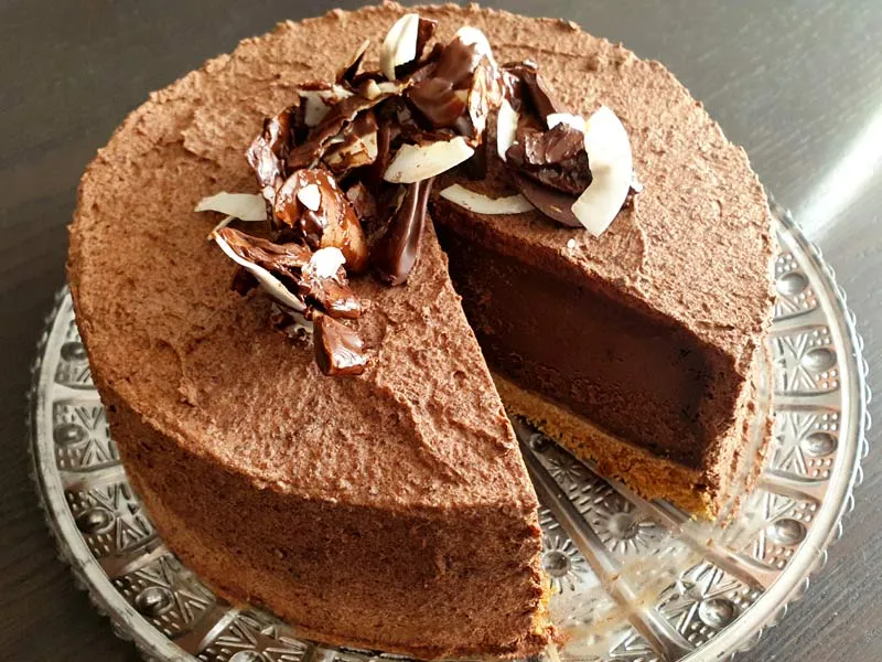 Schnittansicht eines Schoko-Kaffeelikör-Cheesecakes