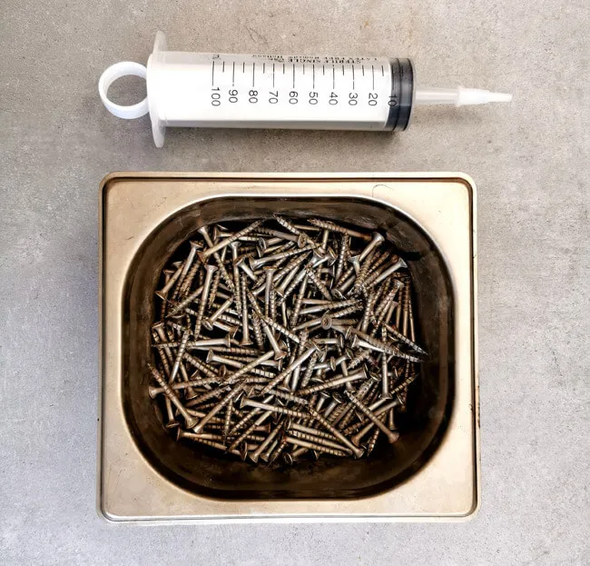 Schwadegefäß mit Edelstahlschrauben zur Dampferzeugung