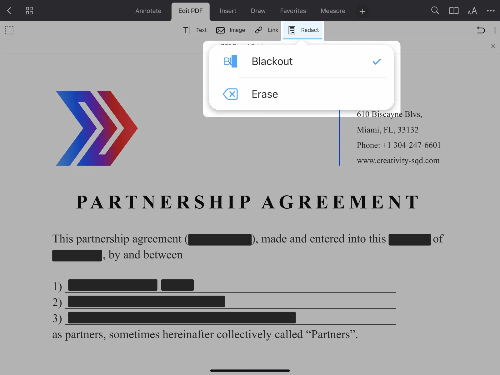 Screenshot von PDF Expert, der das Schwärzen eines Textbereichs in einem PDF demonstriert