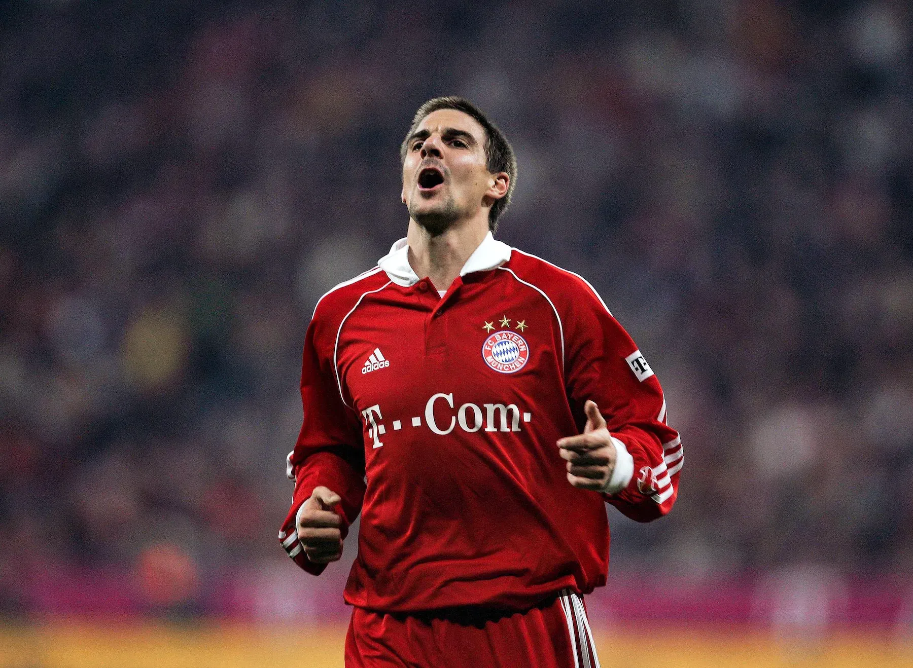 Sebastian Deisler in jungen Jahren, mit Trikot und konzentriertem Blick auf dem Spielfeld