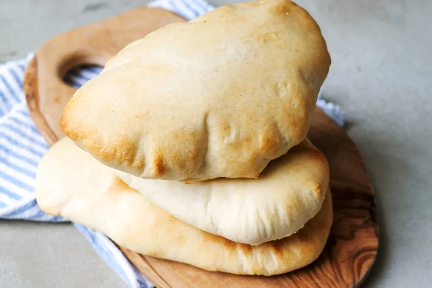 Selbstgemachtes Pita-Brot zum Füllen