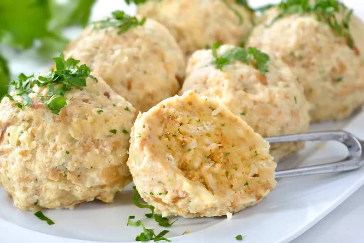 Semmelknödel deutsches Brotknödel Rezept