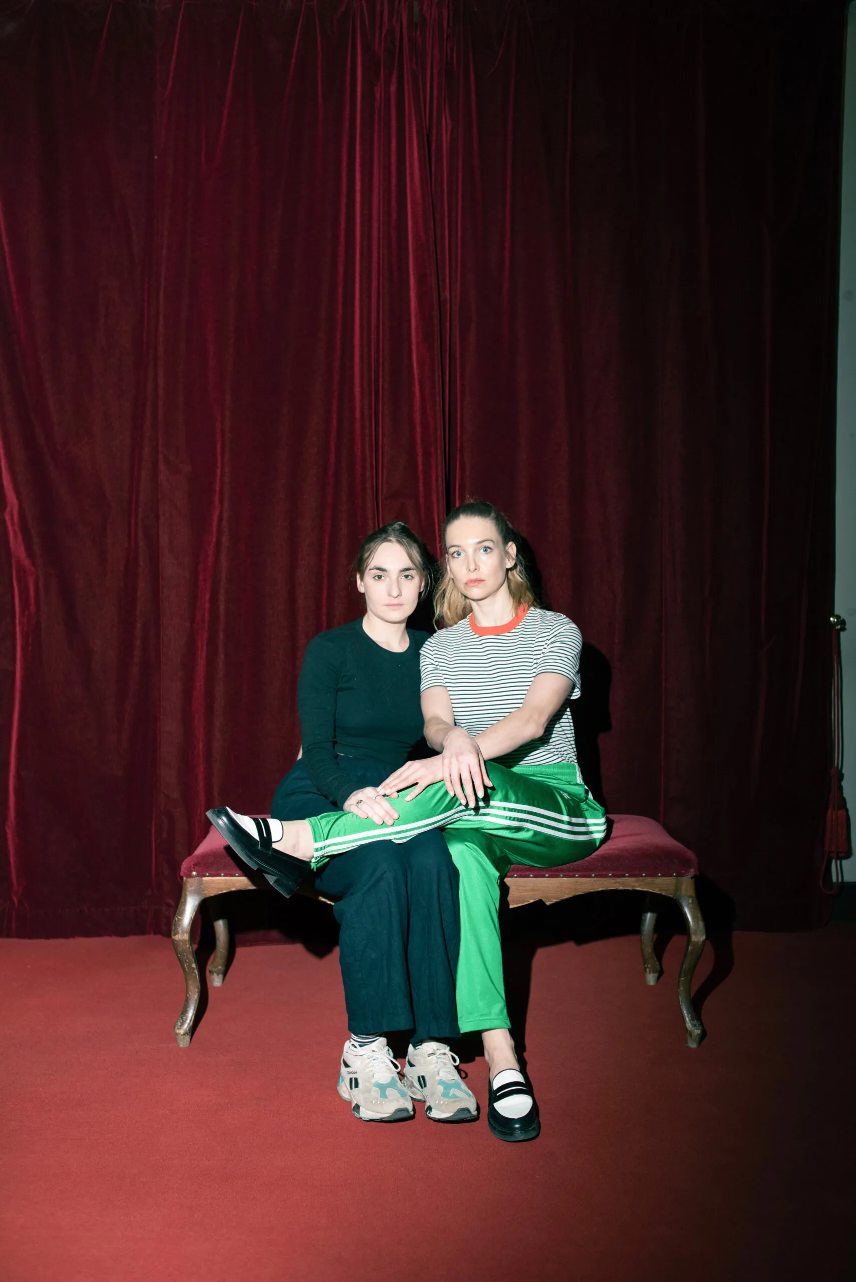 Sina Martens und Gabriel Schneider in einer Szene des Stücks