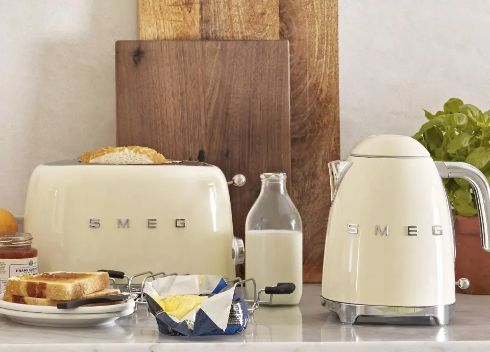 Smeg Frühstücks-Set im Retro-Design